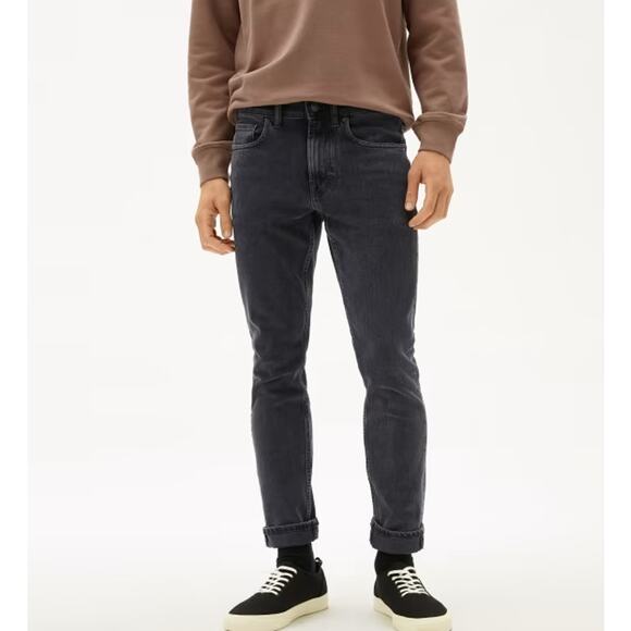 NWT Everlane Uniform The Slim 4-Way Stretch Organic Jean in Washed Black